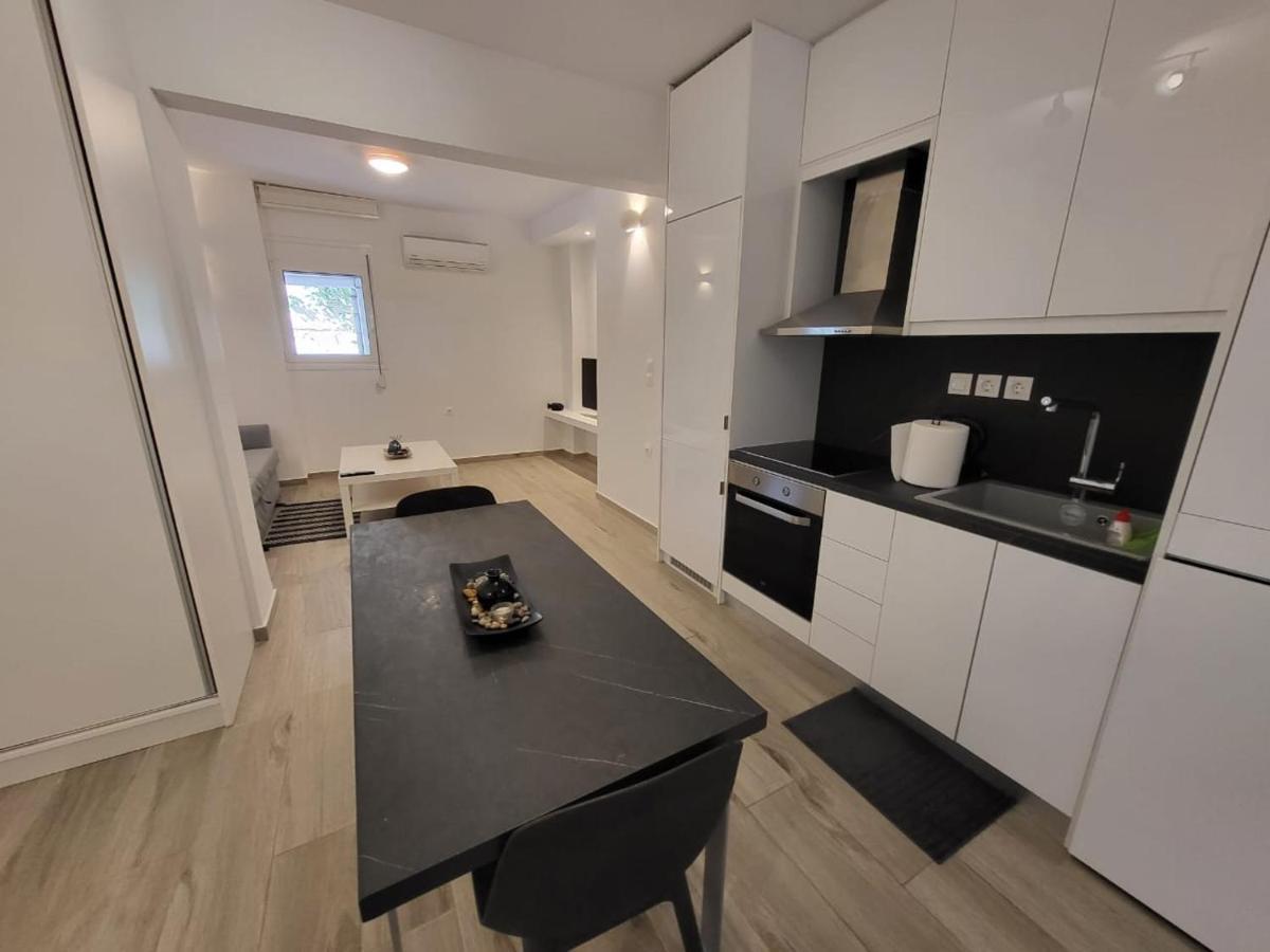 Apartment Near The Center Of Glyfada Ateny Zewnętrze zdjęcie